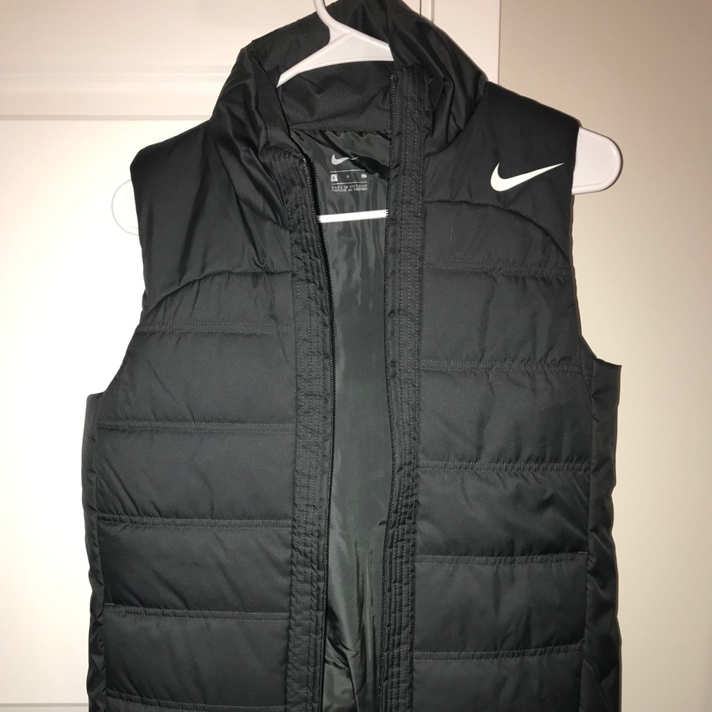 women’s nike vest